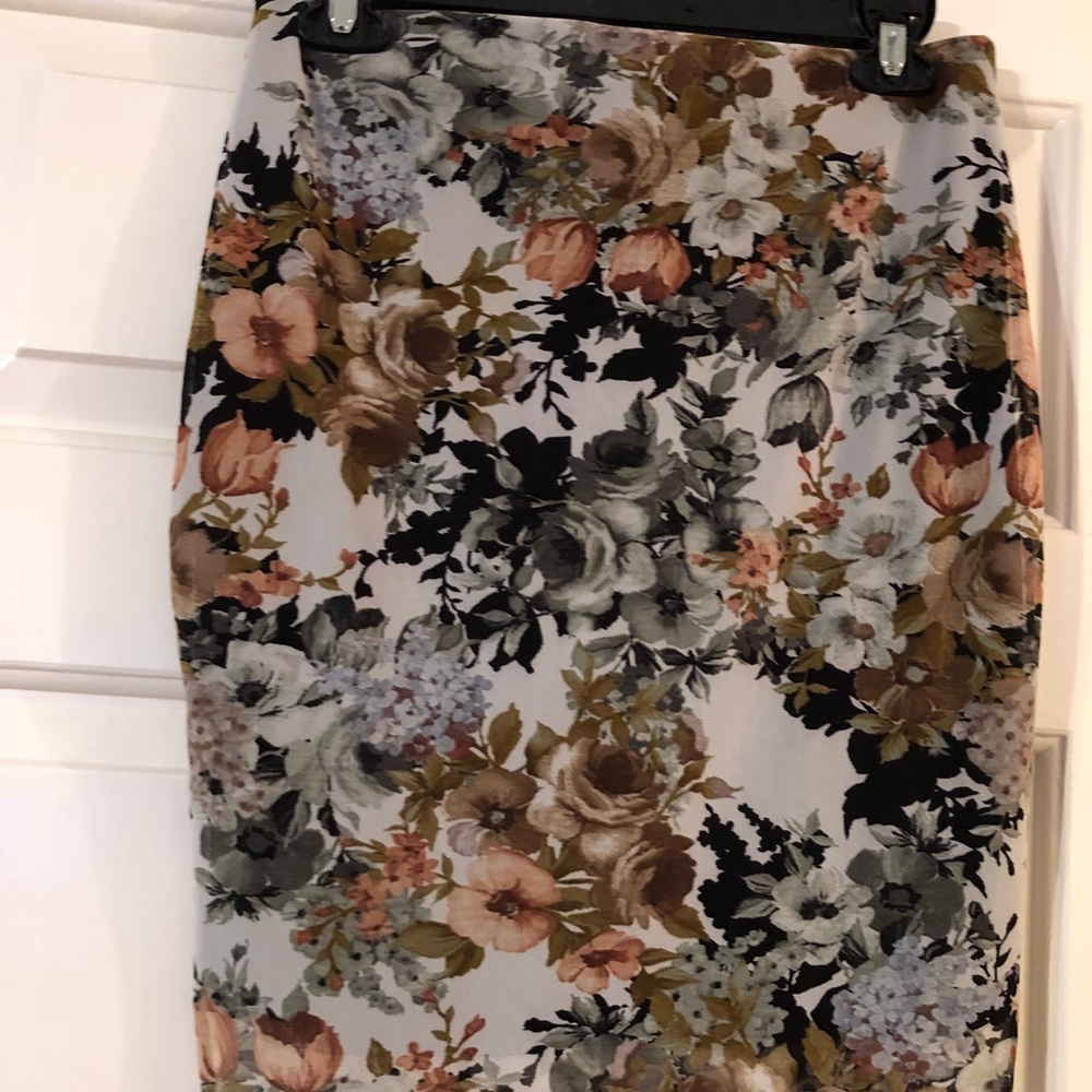 NWT floral mesh midi skirt size lg
